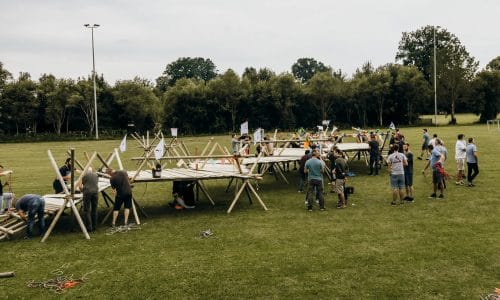 Conout - Holzbrückenbau als Team-Event
